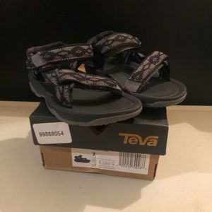 Brand new Teva toddler size 7 sandals